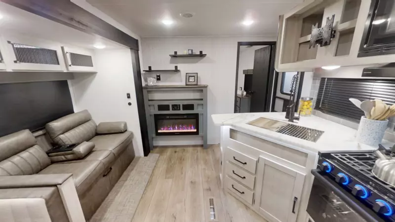 32RBFQ Floorplan Main Room